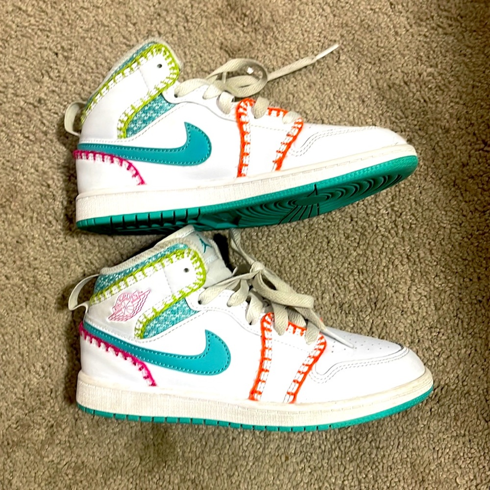 A pair of Jordan retro 12 in good condition…lots of life left